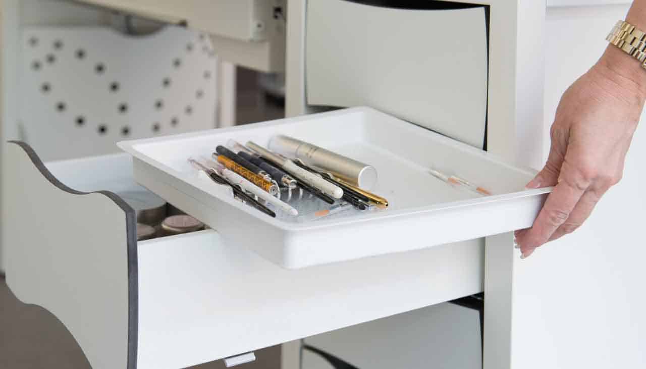 Insert drawer for nail tables